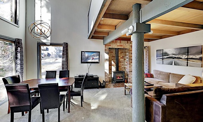 Truckee House | Tahoe Donner Golf Club Condo