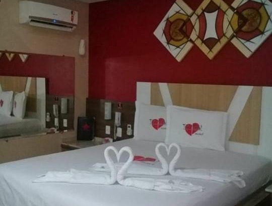 Castelo Hotel | Taj Mahal Motel