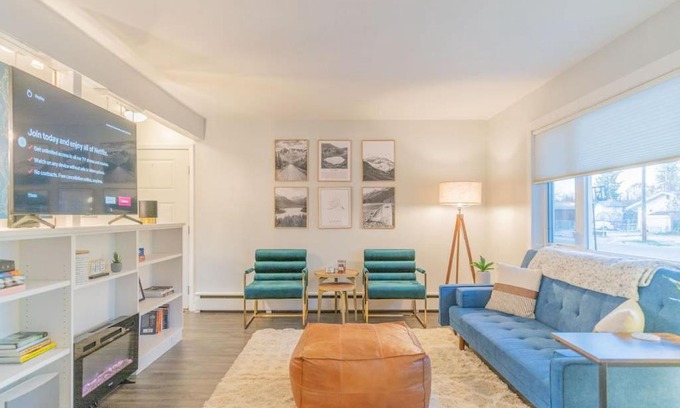Fairbanks House | Taku's Contemporary & Stylish Private Retreat