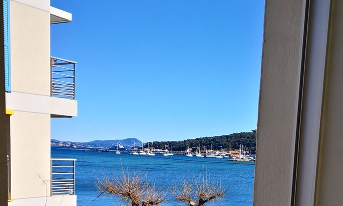 La Seyne-sur-Mer Apartment | Tamaris beach walk