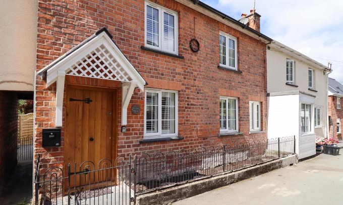 Welshpool House | Tan Y Ddol