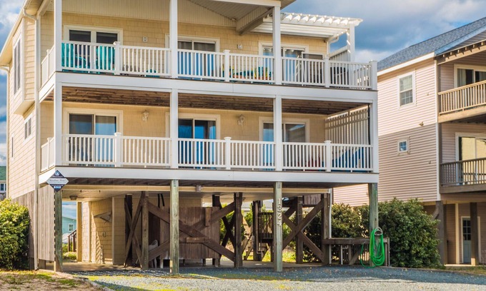 Topsail Beach House | Tancation | Topsail Beach, Great Ocean Views!