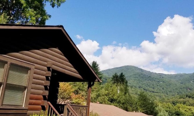 Maggie Valley Hotel | Tanglewood Motel and Log Cabins