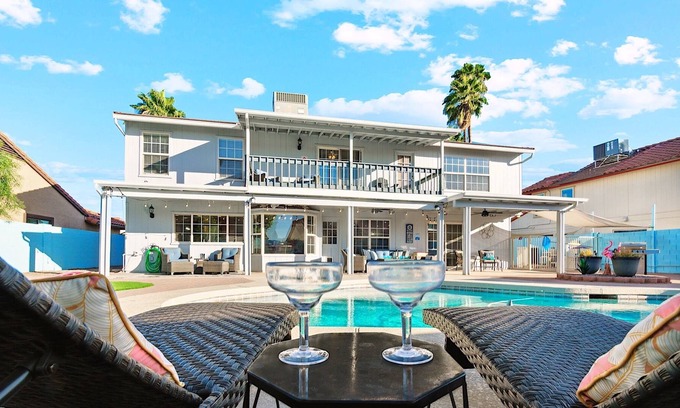 Chandler House | Tank Tops & Flip Flops! Tropical Backyard!