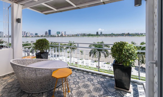 Daun Penh Apartment | Tao Riverside Residence