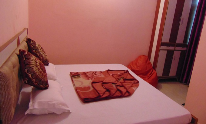Dehradun House | Tapasya Homestay budget accommodation near Jollygrant Airport Dehradun