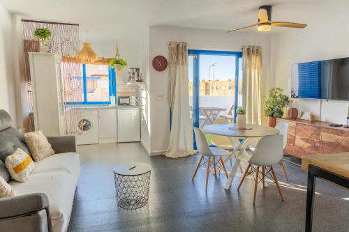 Tarifa Apartment | Tarifa Cozy House - Beach view & Balcony