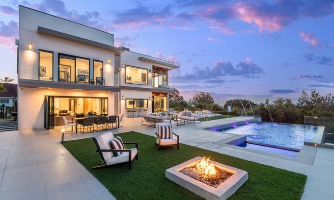 Tarzana House | Tarzana Mansion - Unparalleled Luxury and Elegance