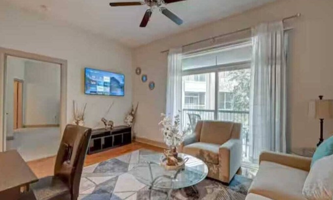 Astrodome Apartment | Tasteful 2-bedroom 2 bath apt near NRG, Med Ctr and Galleria