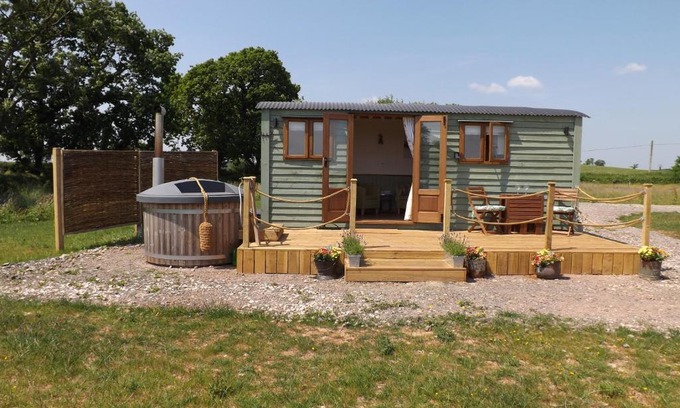 Crediton House | Tawny