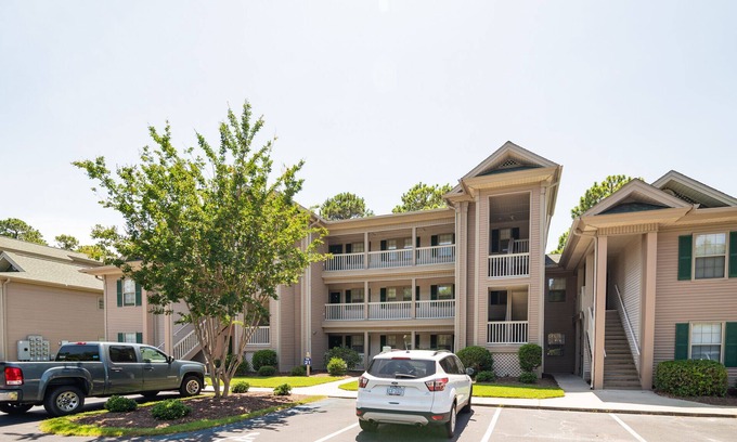 Pawleys Island Condo | *TB 21F* Two bed/two bath condo in True Blue with a fabulous view