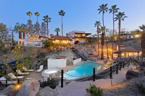 Palm Desert House | Television Host and Designer Bobby Berk Invites You To His Desert Oasis