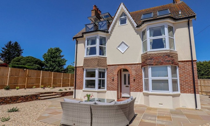 Sidmouth House | TEMPLE HOUSE, pet friendly, luxury holiday cottage in Sidmouth