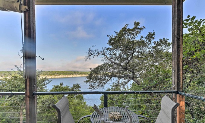 Temple House | Temple Lakefront Hideaway: 12 Miles to Downtown!