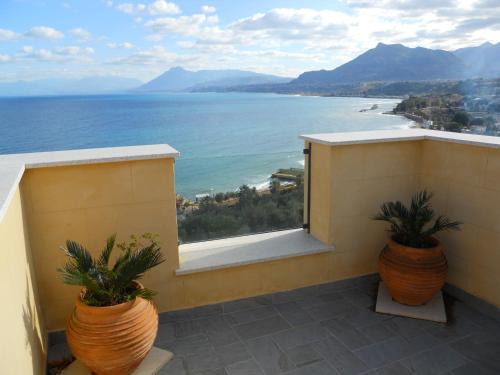 Santa Flavia House | Tenuta Sperlinga - Il Campanile