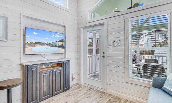 Port Aransas Cottage | Tequila Sunrise Sfth6 1 Bedroom Cottage by RedAwning