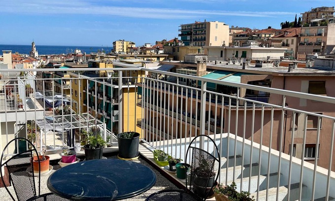 Sanremo Centre Apartment | Terrace 90