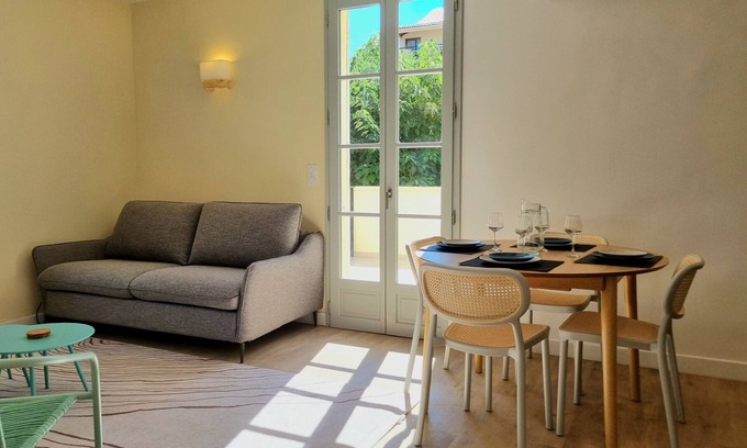Couronne Urbaine Apartment | Terrace - air conditioning - fibre - 2 bedrooms