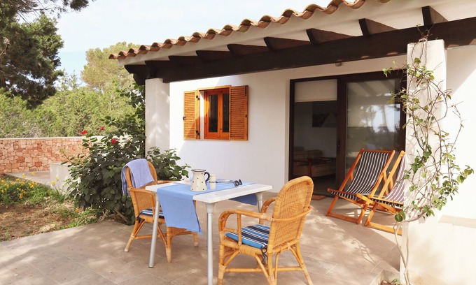 Formentera Cottage | Terrace & garden house for families. Walk to the beach (300m)