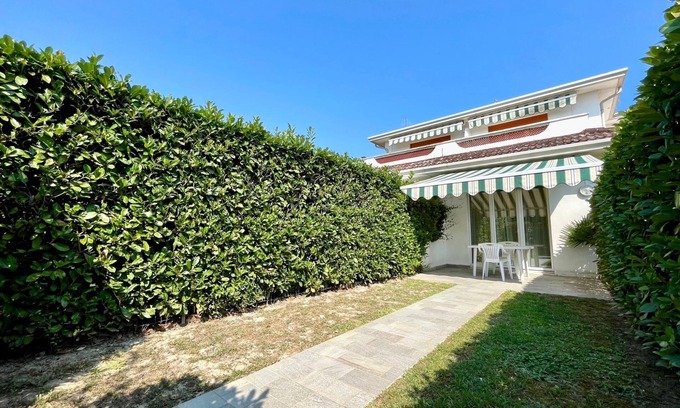 Porto Santa Margherita Villa | Terraced house with private garden