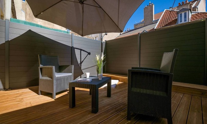 Old Town Apartment | Terrasse Godrans- Appartement avec sauna et Terrasse privative- SR Loc
