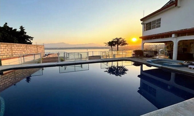 Tequesquitengo House | Terraza del Lago