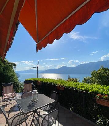 Brezzo di Bedero Apartment | Terrazza sul lago