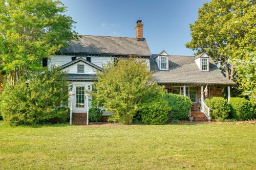 Midlothian House | Terre Haute Manor Farmhouse with Gardens and Deck!