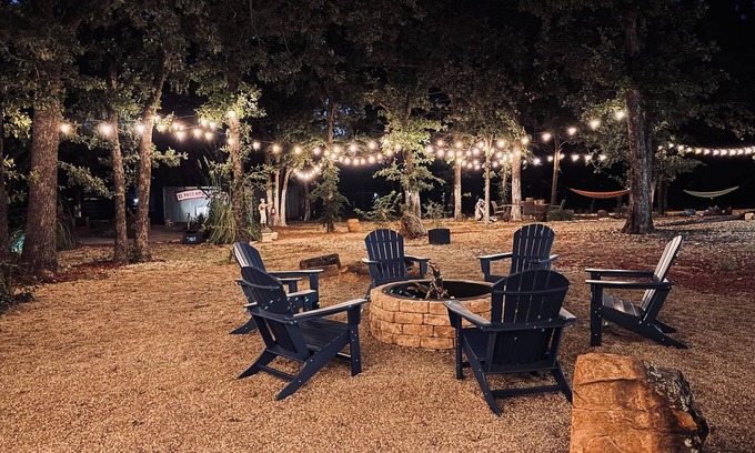 Krugerville House | Texas Luxury Getaway – Private & Unique