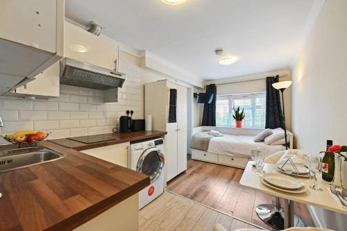 London Borough of Ealing Apartment | TH Serviced Apartment London