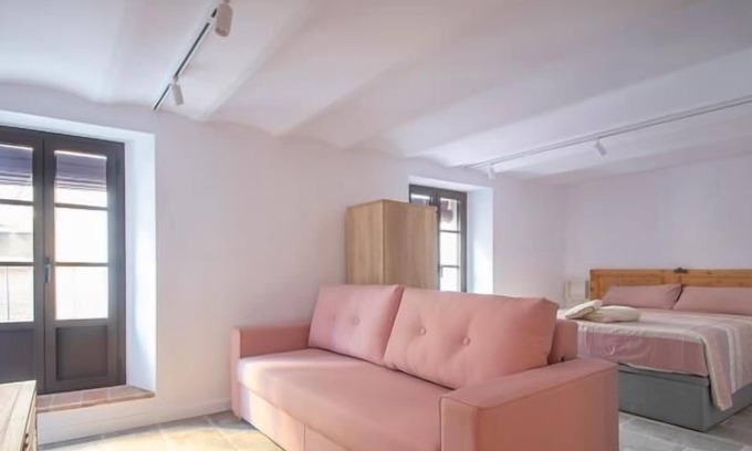 Old Town Apartment | th56a apartaments murmur la font