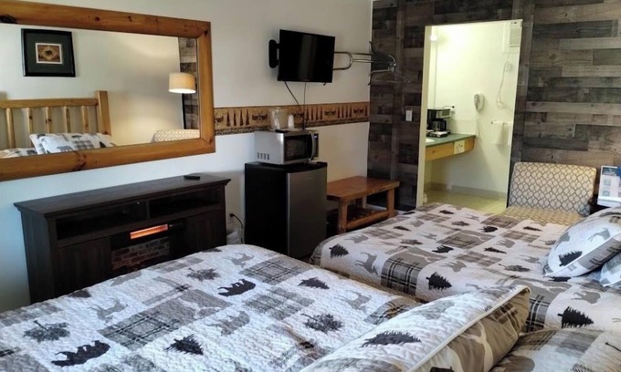Ohiopyle Hotel | Tharp | 1BR,1BA, Cabinesque Hotel in Ohiopyle