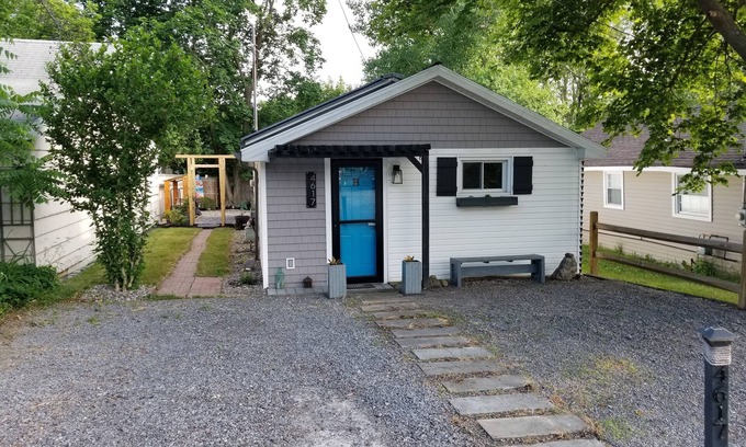 Canandaigua Cottage | That Cottage by the Lake!