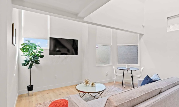 Pacific Heights Apartment | The Addison by Kasa | Modern Loft | San Francisco