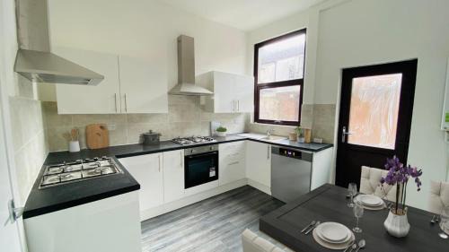 Liverpool House | The Aintree - By CHAPS