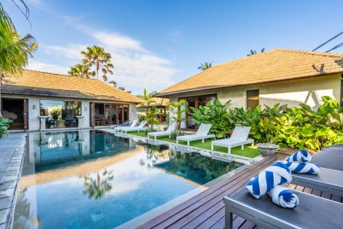 Batubelig Hotel | The Akasha Seminyak Bali Luxury Villas