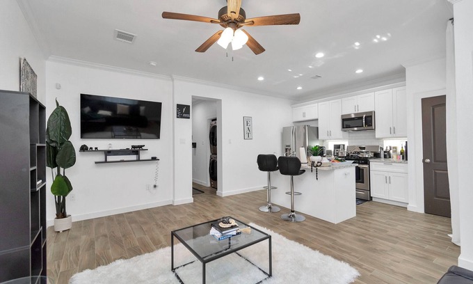 Southeast Houston House | ✵The Allure✵| Houston Hidden Gem - NRG/Med Center