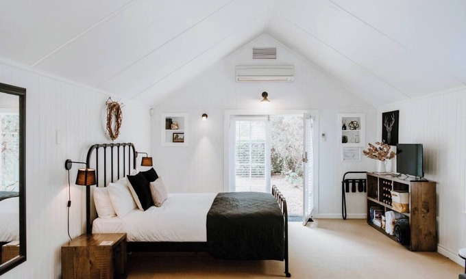 Central Mudgee Cottage | The Annex A Cosy Couples Retreat in Heart of Town