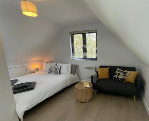 New Forest District Apartment | The Annexe - woodland views and close to beach!