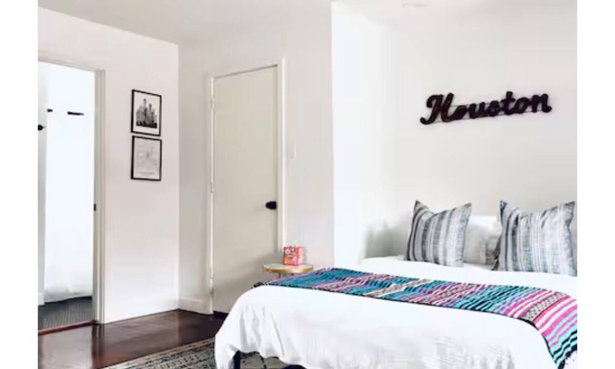 Hyde Park Apartment | The Apollo 13 Houston Hip Studio Creative Montrose Walkable Area.