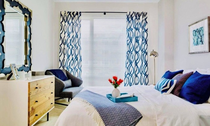 Cambridgeport Apartment | The Art House King Bed Harvard and MIT walking distance