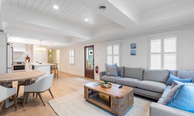 Cannonborough Elliotborough Apartment | The Azalea-Brand New! | 1.5 Blocks to King St.