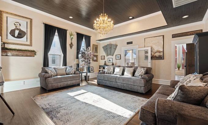 Cleburne House | The Banker's 1887 Penthouse