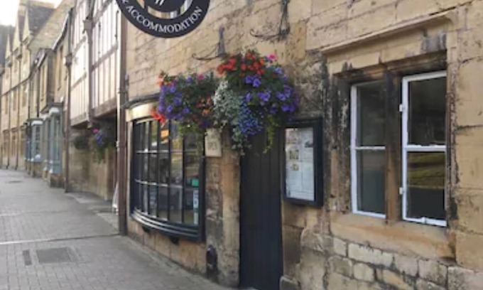 Chipping Campden House | The Bantam Tea Rooms & Guest House