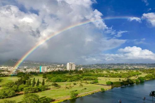 Waikiki Apartment | The Banyan Condos