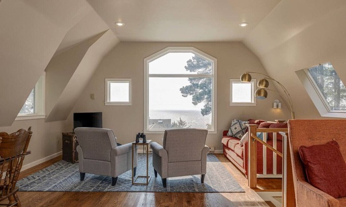 Roads End House | The Barn at Road`s End