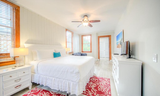Historic Seaport Apartment | The Bartlum-Luxurious Studio