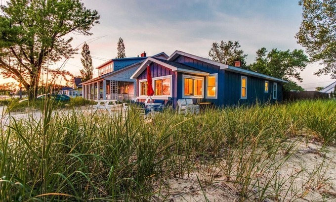 Bluffton Cottage | The Beach House is waiting for you!