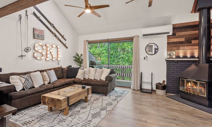 Village at Camelback House | The Bear's Den by AvantStay | Prime Location, Renovated w/Movie & Game Room