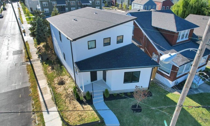 Merriwether House | The Big Bourbon House - 2 Houses Side by Side